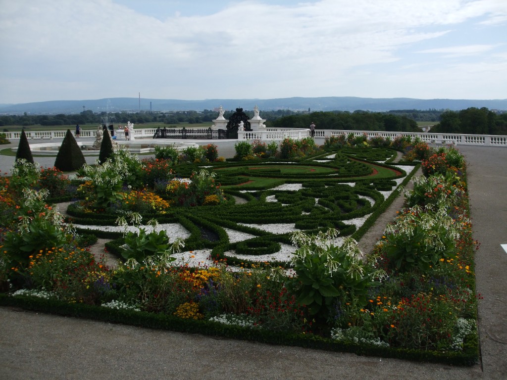 Schloss_Hof_garden