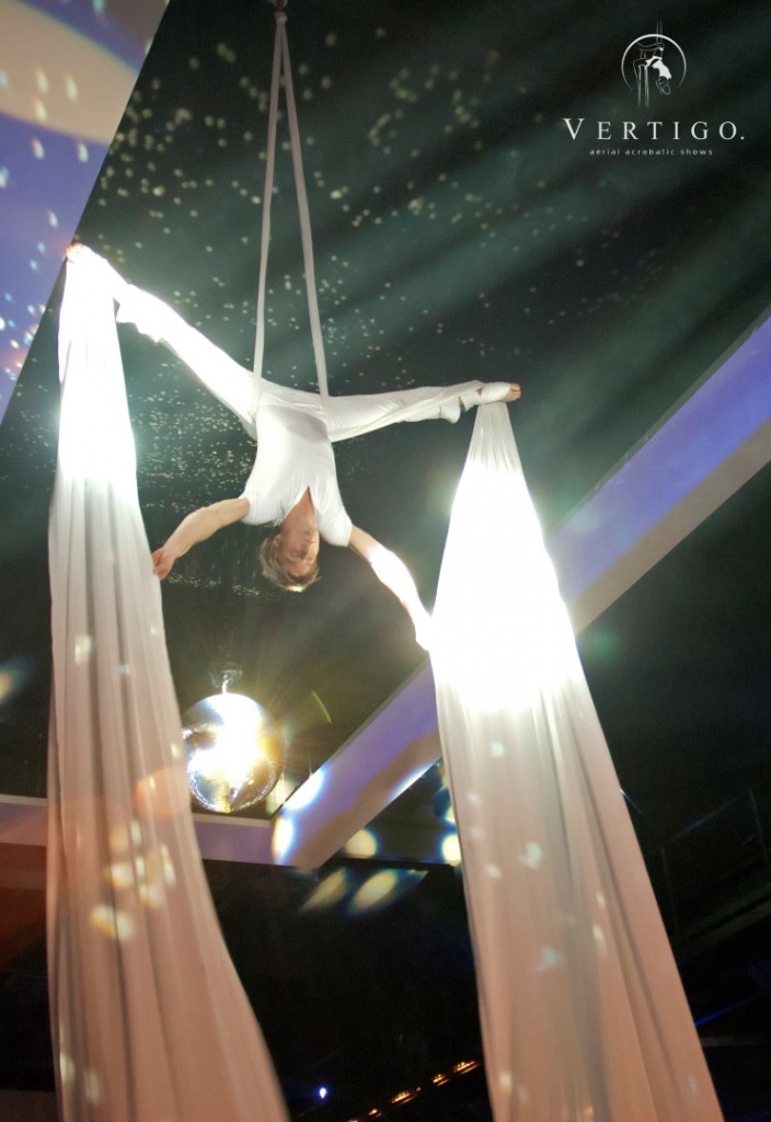 Aerial Silk - Solo by Vertigo